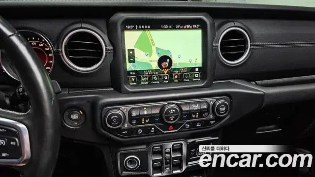 Jeep Wrangler 2021 — Фото 14/20