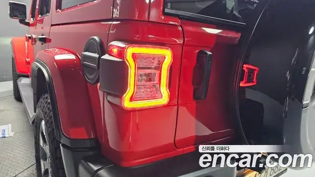 Jeep Wrangler 2021 — Photo 19/30