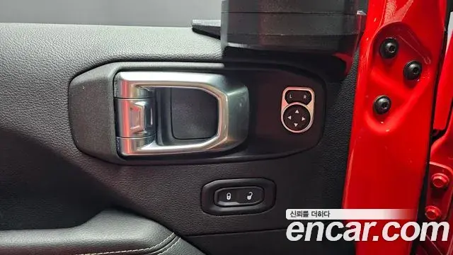 Jeep Wrangler 2021 — Photo 23/30