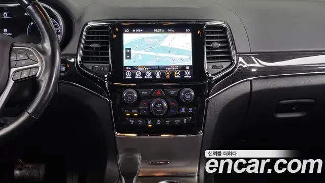 Jeep Grand Cherokee 2019 — ფოტო 23/34