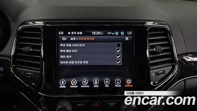 Jeep Grand Cherokee 2019 — ფოტო 27/34