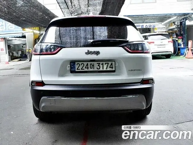 Jeep Cherokee 2021 — Photo 7/20