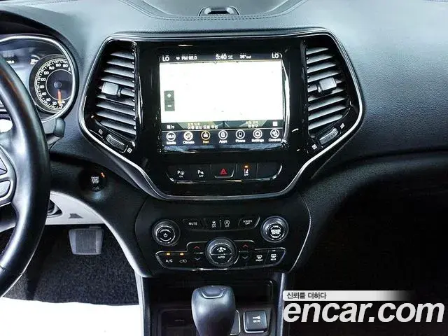 Jeep Cherokee 2021 — Photo 13/20