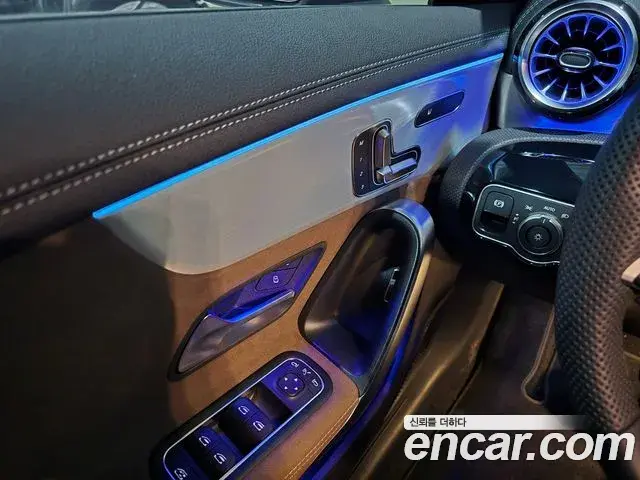 Mercedes-Benz CLA-Class 2025 — Фото 8/19