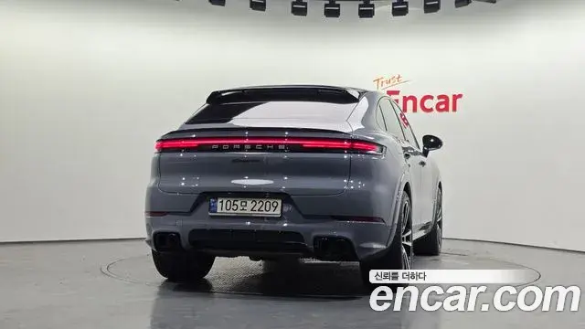 Porsche Cayenne 2024 — Photo 6/20