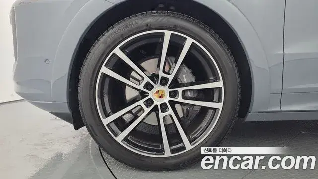 Porsche Cayenne 2024 — Photo 17/20