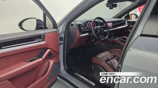 Porsche Cayenne 2024 — Photo 5/20