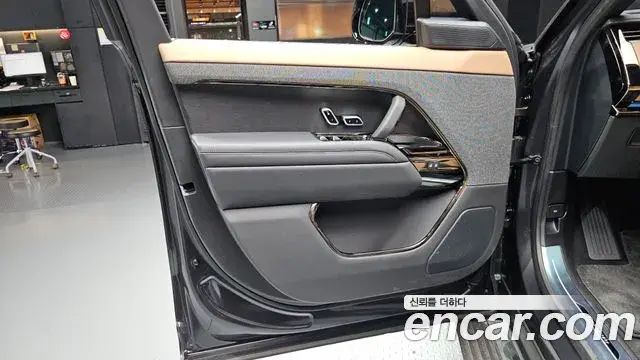 Land Rover Range Rover Sport 2025 — ფოტო 19/36