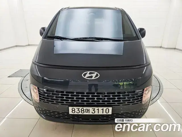 Hyundai Staria 2023 — Photo 4/20