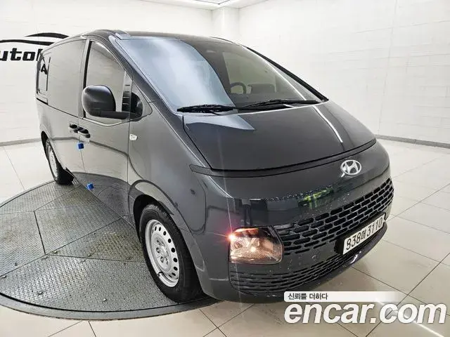 Hyundai Staria 2023 — Photo 13/20