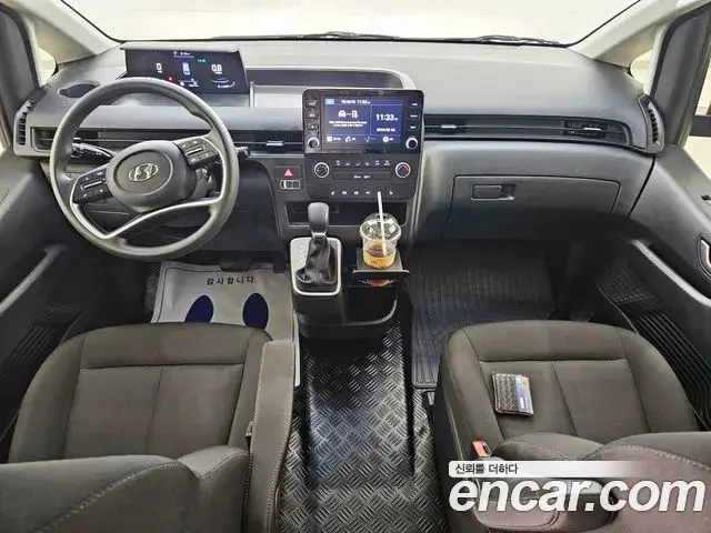 Hyundai Staria 2023 — Photo 2/20