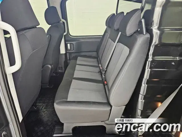 Hyundai Staria 2023 — Photo 15/20