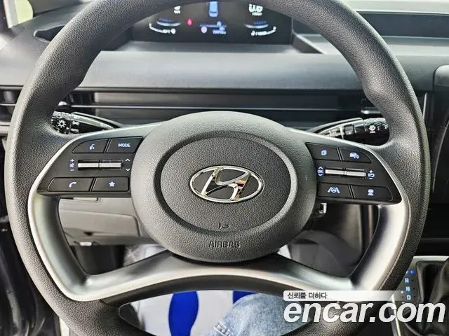 Hyundai Staria 2023 — Photo 9/20