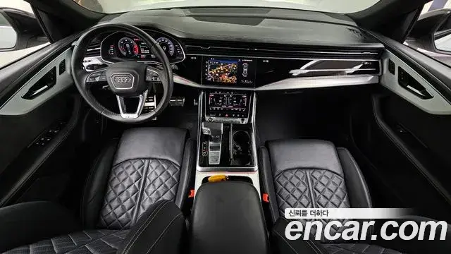 Audi Q8 2021 — Şəkil 16/36