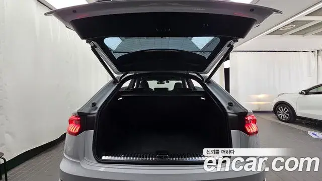 Audi Q8 2021 — Şəkil 1/36