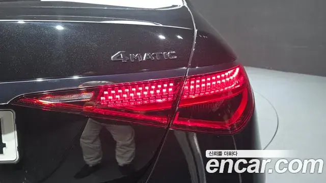 Mercedes-Benz S-Class 2022 — Photo 3/34