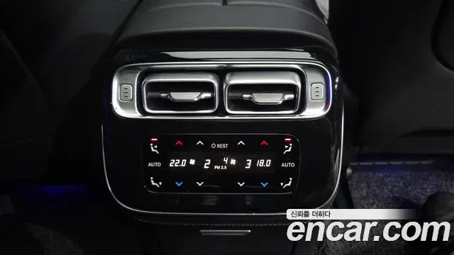 Mercedes-Benz S-Class 2022 — Photo 29/34