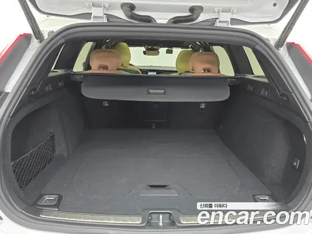 Volvo V60 Cross Country 2024 — Şəkil 2/20