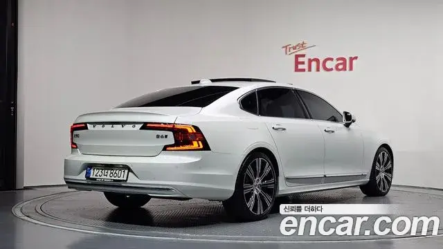 Volvo S90 2021 — Фото 2/20