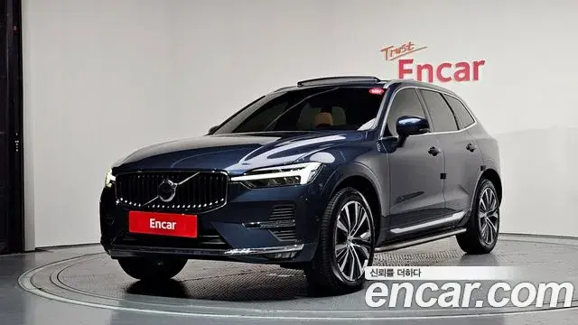 Volvo XC60 2022 — ფოტო 9/40