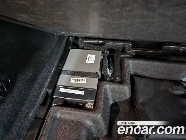 Volvo XC60 2022 — ფოტო 20/40