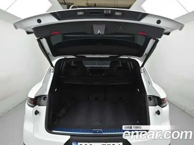 Porsche Cayenne 2025 — ფოტო 12/20