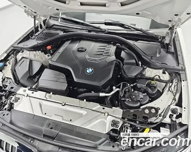 BMW 3 Series 2022 — Şəkil 10/18