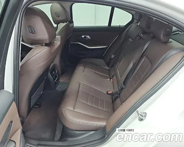 BMW 3 Series 2022 — Şəkil 17/18