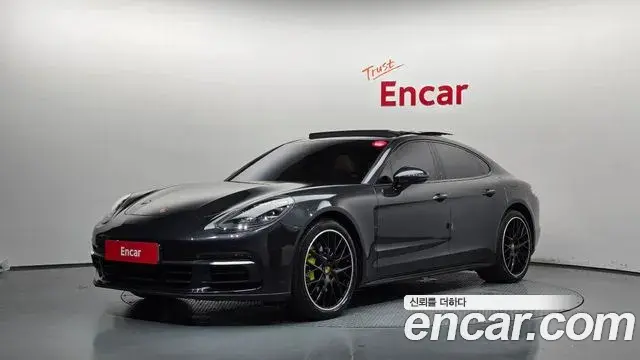 Porsche Panamera 2018 — Photo 18/38