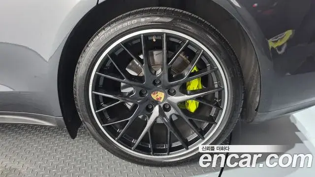 Porsche Panamera 2018 — Photo 28/38