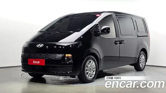 Hyundai Staria 2026 — Photo 4/35