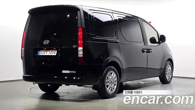Hyundai Staria 2026 — Photo 24/35