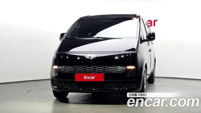 Hyundai Staria 2026 — Photo 16/35