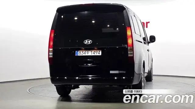 Hyundai Staria 2026 — Photo 20/35