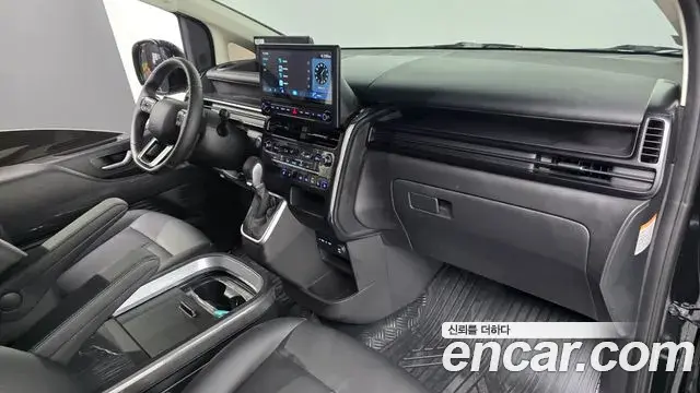 Hyundai Staria 2026 — Photo 15/35