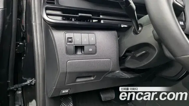 Hyundai Staria 2026 — Photo 31/35