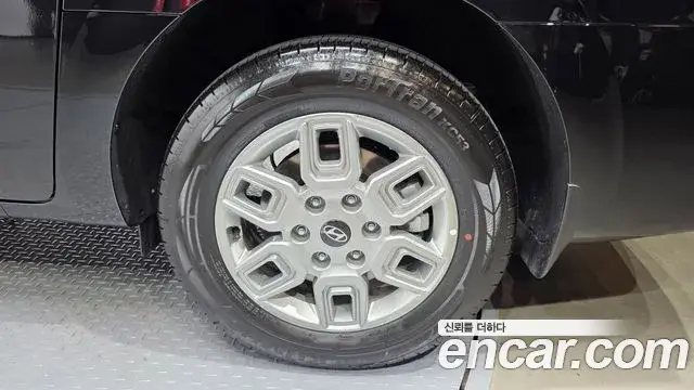 Hyundai Staria 2026 — Photo 10/35