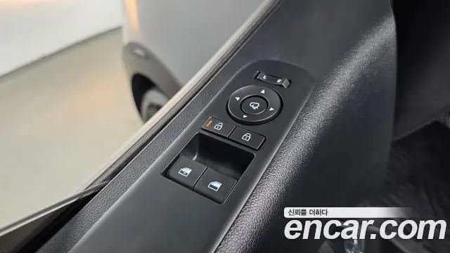 Hyundai Staria 2026 — Photo 3/35