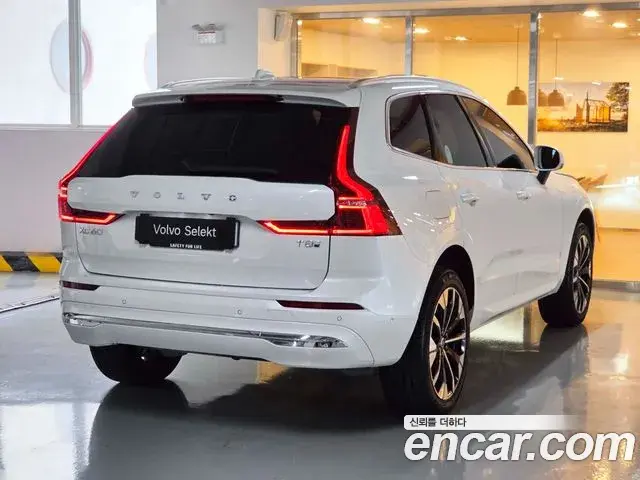 Volvo XC60 2025 — Photo 13/20