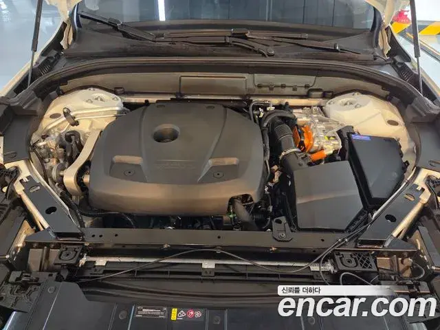Volvo XC60 2025 — Photo 15/20