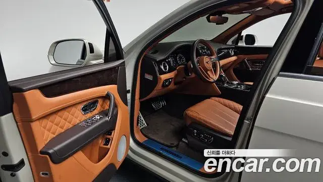 Bentley Bentayga 2018 — Photo 9/38