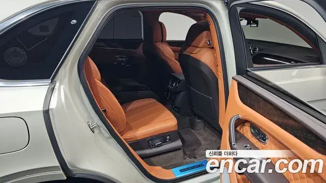 Bentley Bentayga 2018 — Photo 35/38