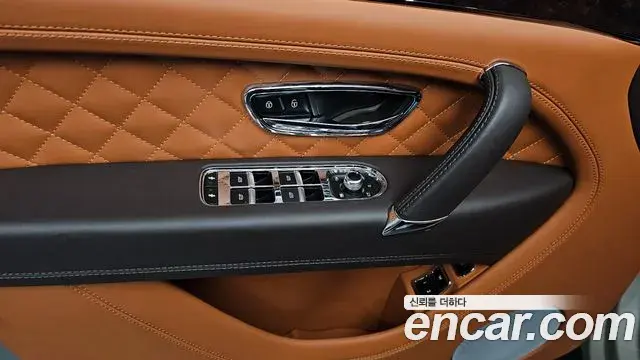 Bentley Bentayga 2018 — Photo 6/38