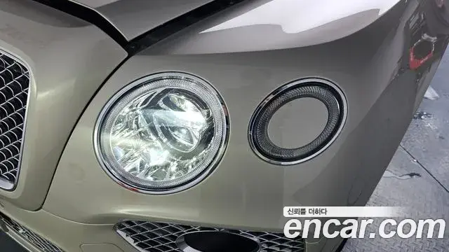 Bentley Bentayga 2018 — Photo 11/38