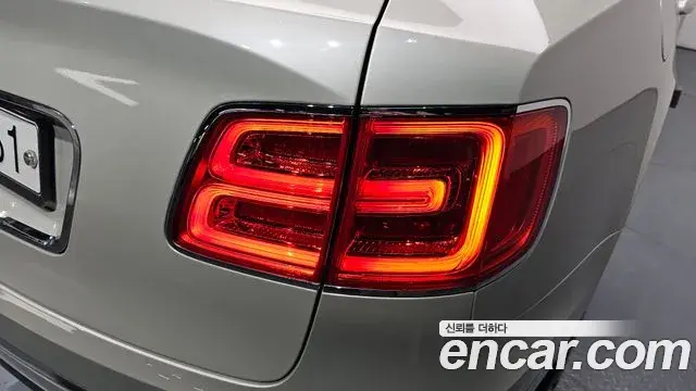 Bentley Bentayga 2018 — Photo 20/38