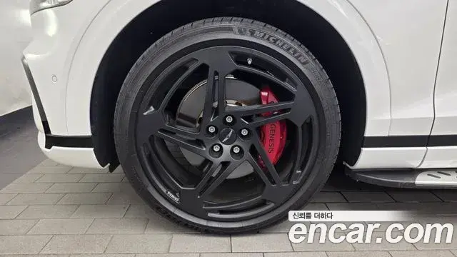 Genesis GV70 2024 — Şəkil 33/38
