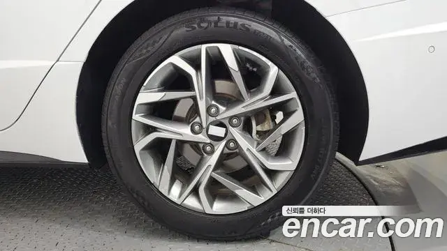 Hyundai Sonata Hybrid 2022 — Şəkil 13/31