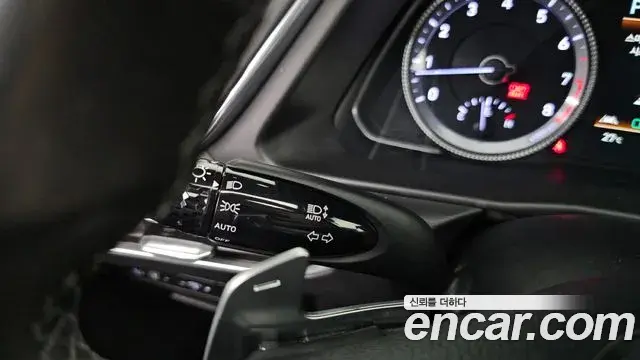 Hyundai Sonata Hybrid 2022 — Şəkil 29/31