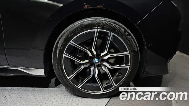BMW 7 Series 2025 — ფოტო 17/30