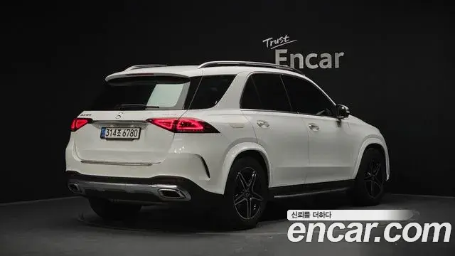 Mercedes-Benz GLE-Class 2021 — Фото 2/20